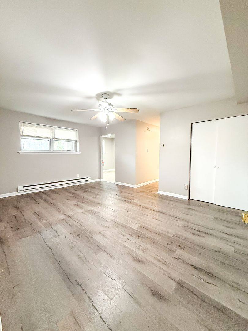 Apartment for rent at 225 W Chester Pike, Ridley Park, PA 19078
