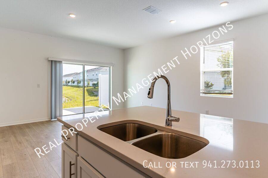 Townhouse for rent at 10709 Eclipse St, Sarasota, FL 34241