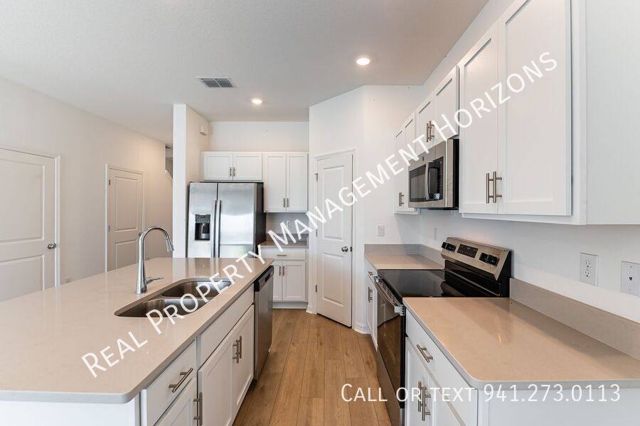 Townhouse for rent at 10709 Eclipse St, Sarasota, FL 34241