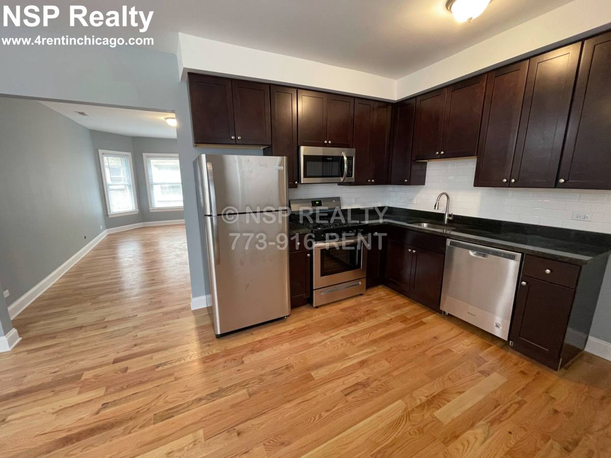 Apartment for rent at 1646 W Pratt #1I, Chicago, IL 60626