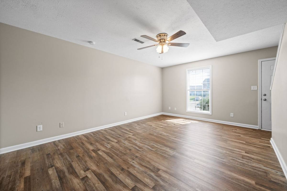 Apartment for rent at 375 Peabody Dr, Clarksville, TN 37042
