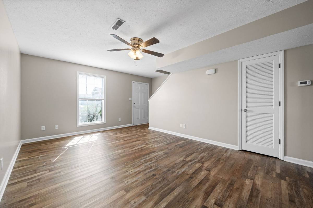 Apartment for rent at 375 Peabody Dr, Clarksville, TN 37042
