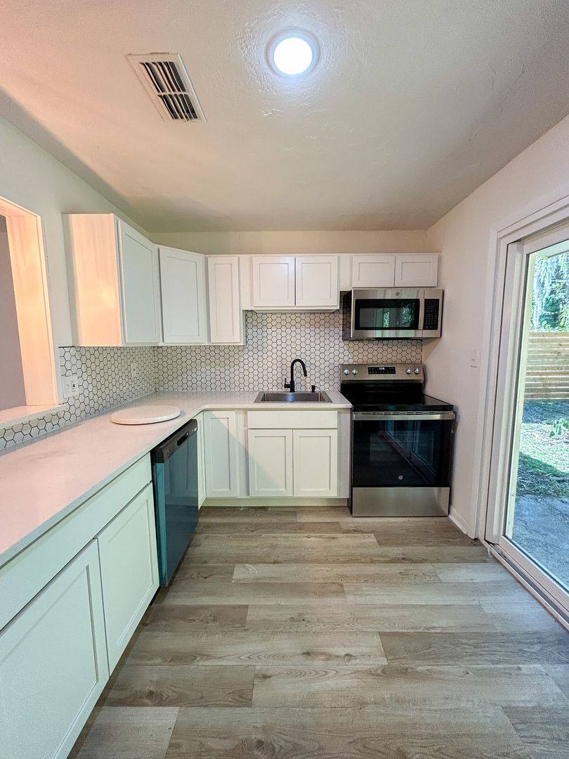 Apartment for rent at 414 SE 8th St #G, Gainesville, FL 32601