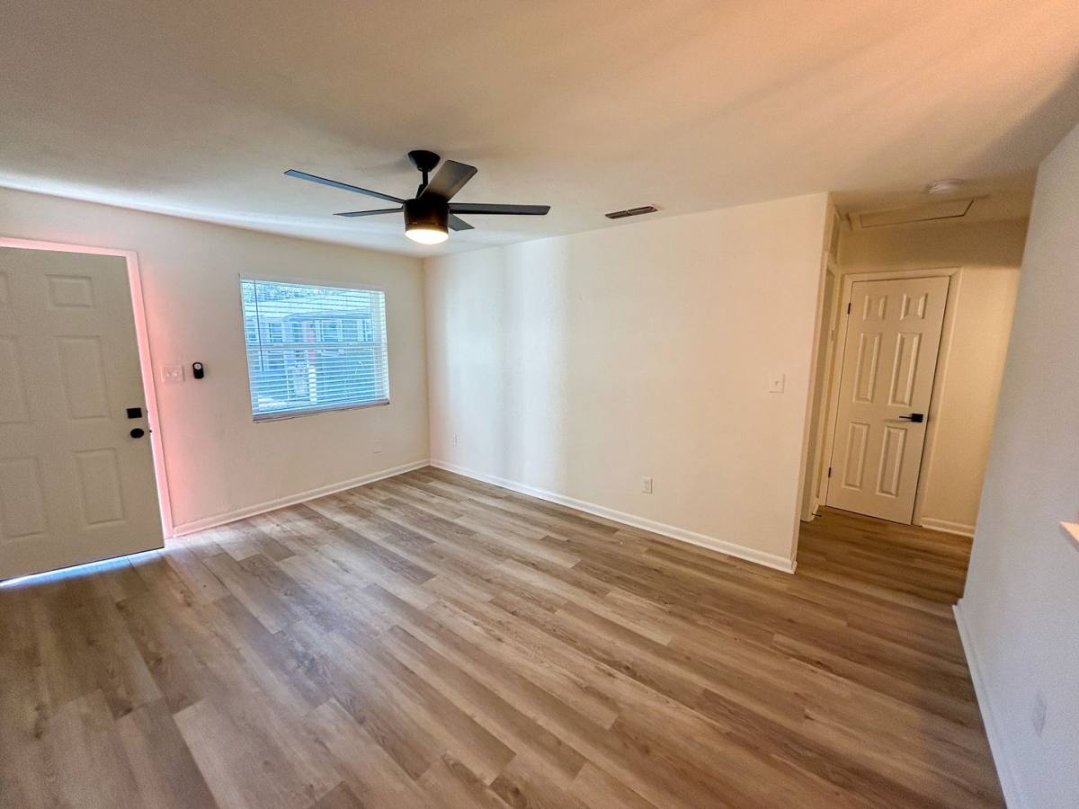 Apartment for rent at 414 SE 8th St #G, Gainesville, FL 32601