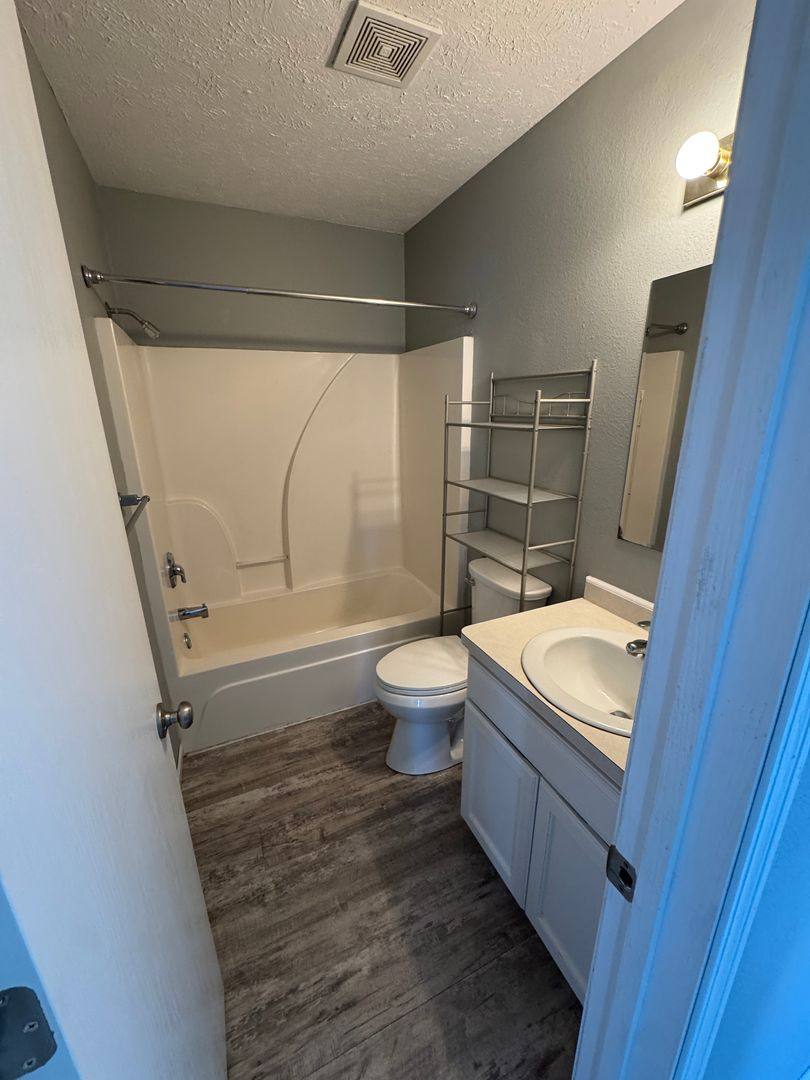 Apartment for rent at 640 - 642 Morgan St, Bolivar, MO 65613