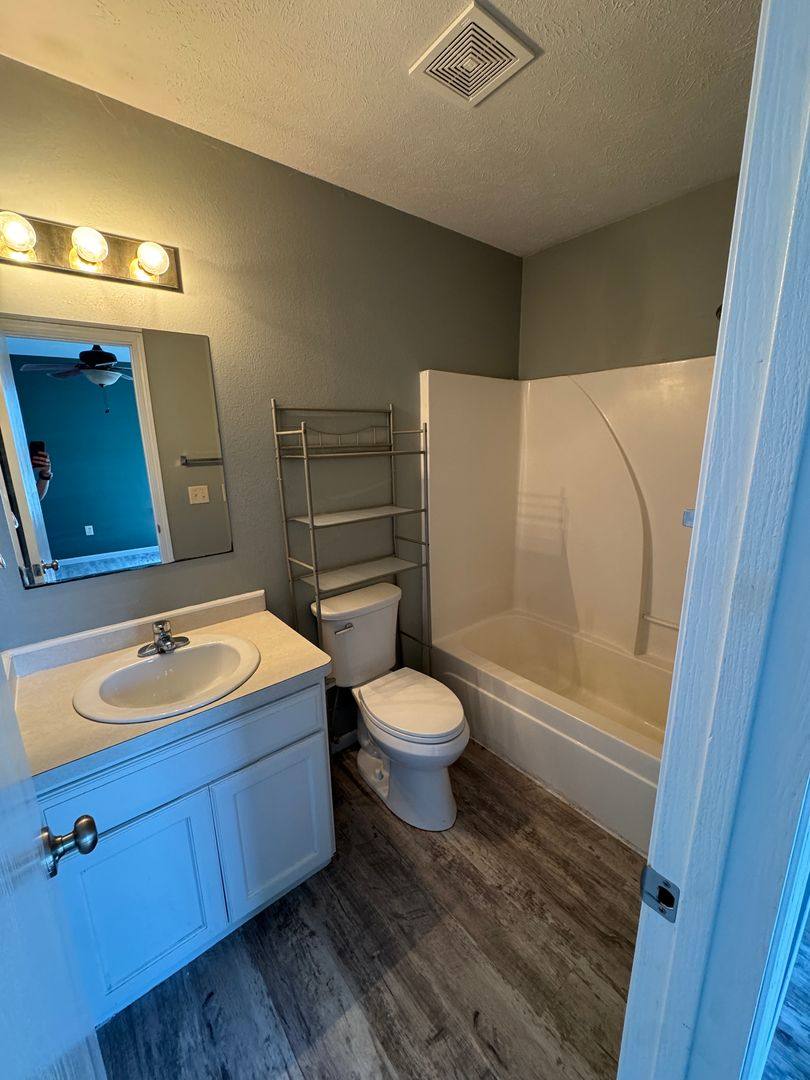 Apartment for rent at 640 - 642 Morgan St, Bolivar, MO 65613