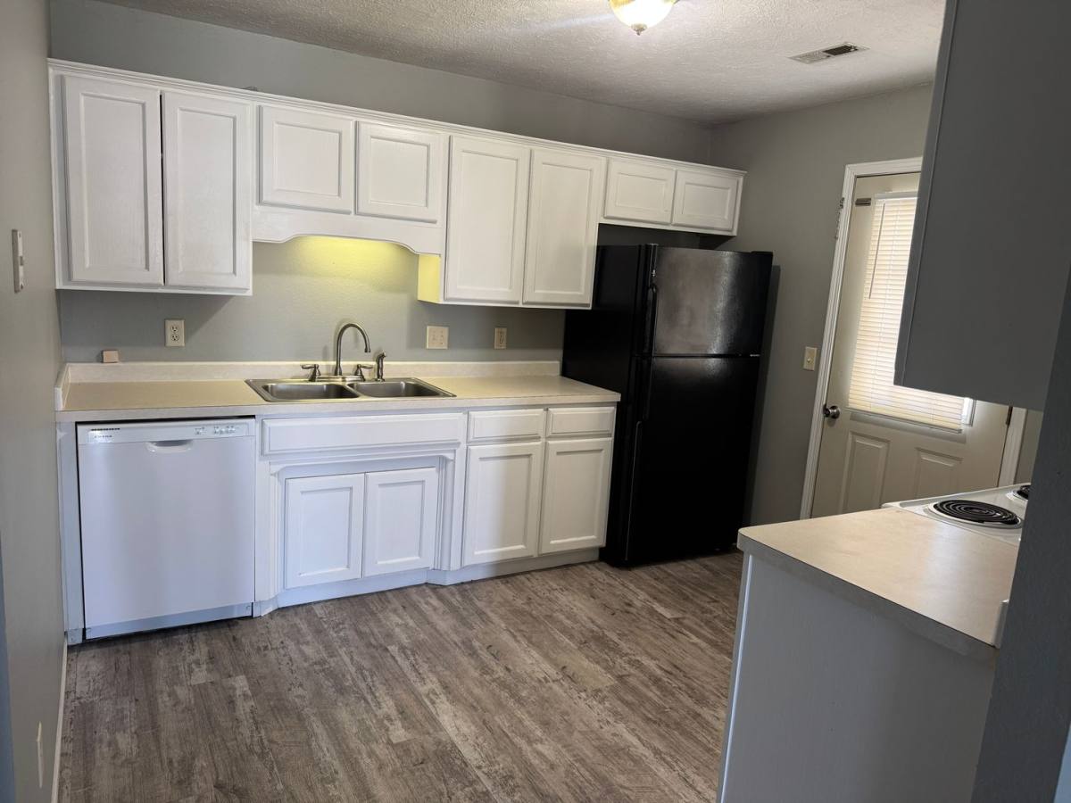 Apartment for rent at 640 - 642 Morgan St, Bolivar, MO 65613