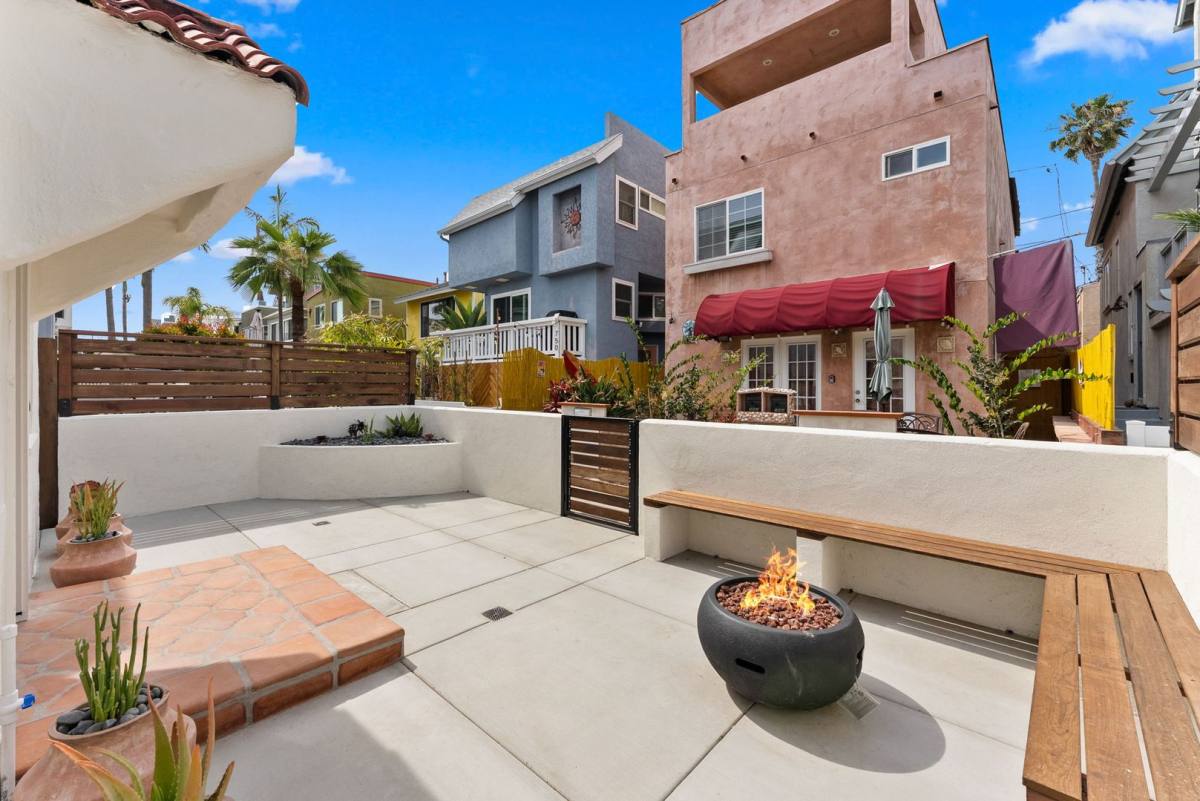 Apartment for rent at 749-7495 York Court 749, San Diego, CA 92109