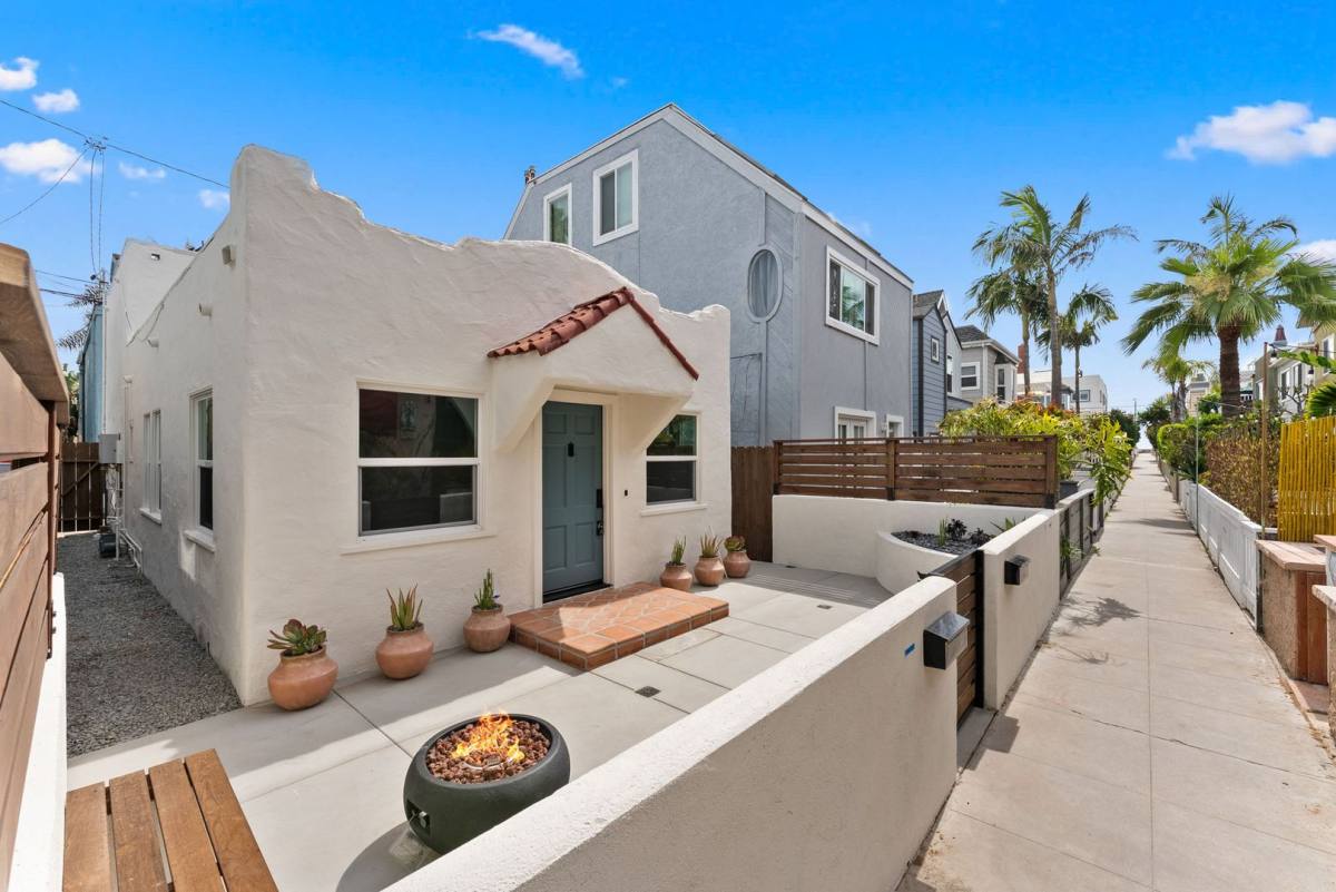 Apartment for rent at 749-7495 York Court 749, San Diego, CA 92109