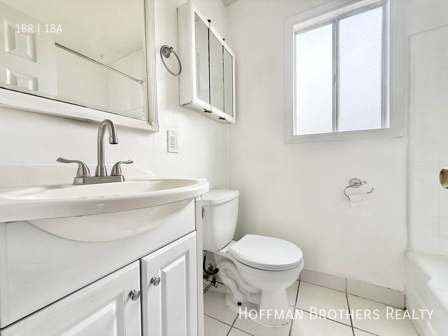 Apartment for rent at 2453 Silver Lake Blvd #2441A, Los Angeles, CA 90039