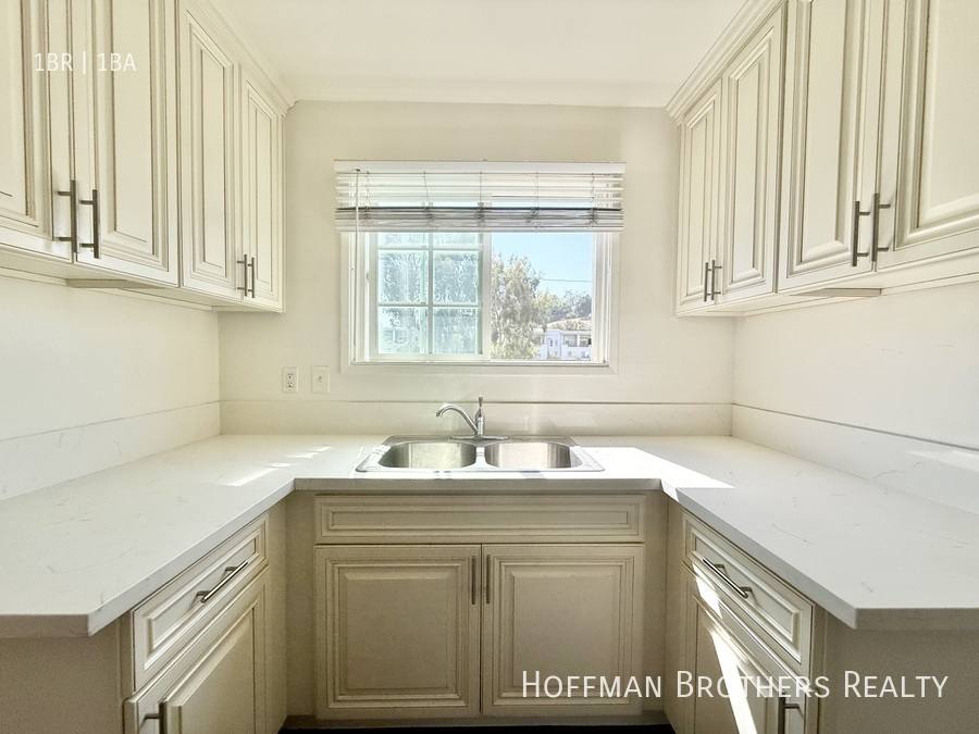 Apartment for rent at 2453 Silver Lake Blvd #2441A, Los Angeles, CA 90039