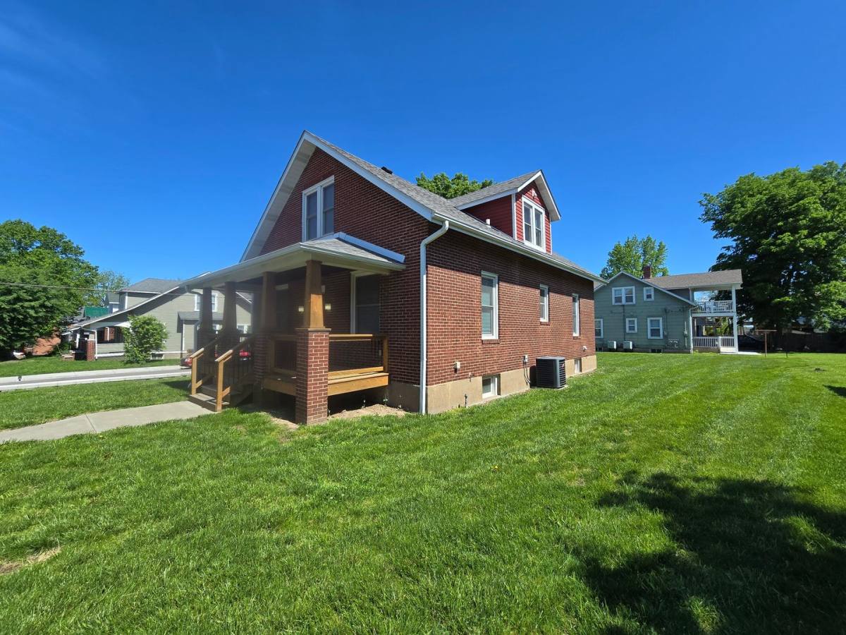 House for rent at 715 W 2nd St, Washington, MO 63090