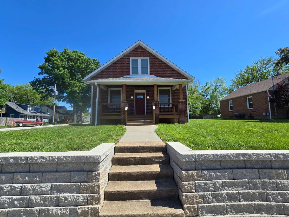 House for rent at 715 W 2nd St, Washington, MO 63090