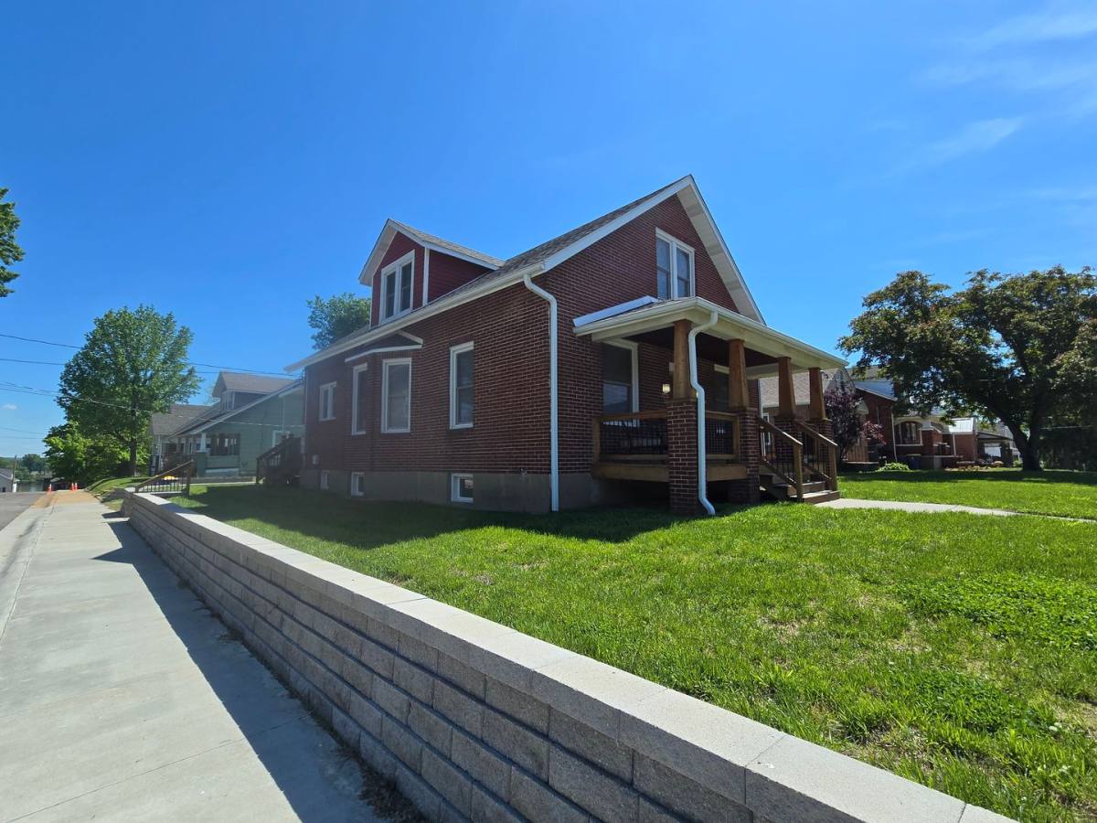 House for rent at 715 W 2nd St, Washington, MO 63090
