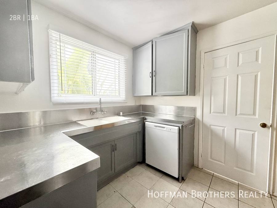 Apartment for rent at 2453 Silver Lake Blvd #B, Los Angeles, CA 90039
