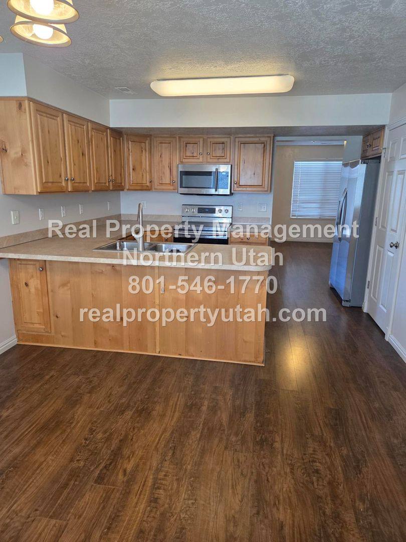 Townhouse for rent at 1241 E 6125 S, Ogden, UT 84405