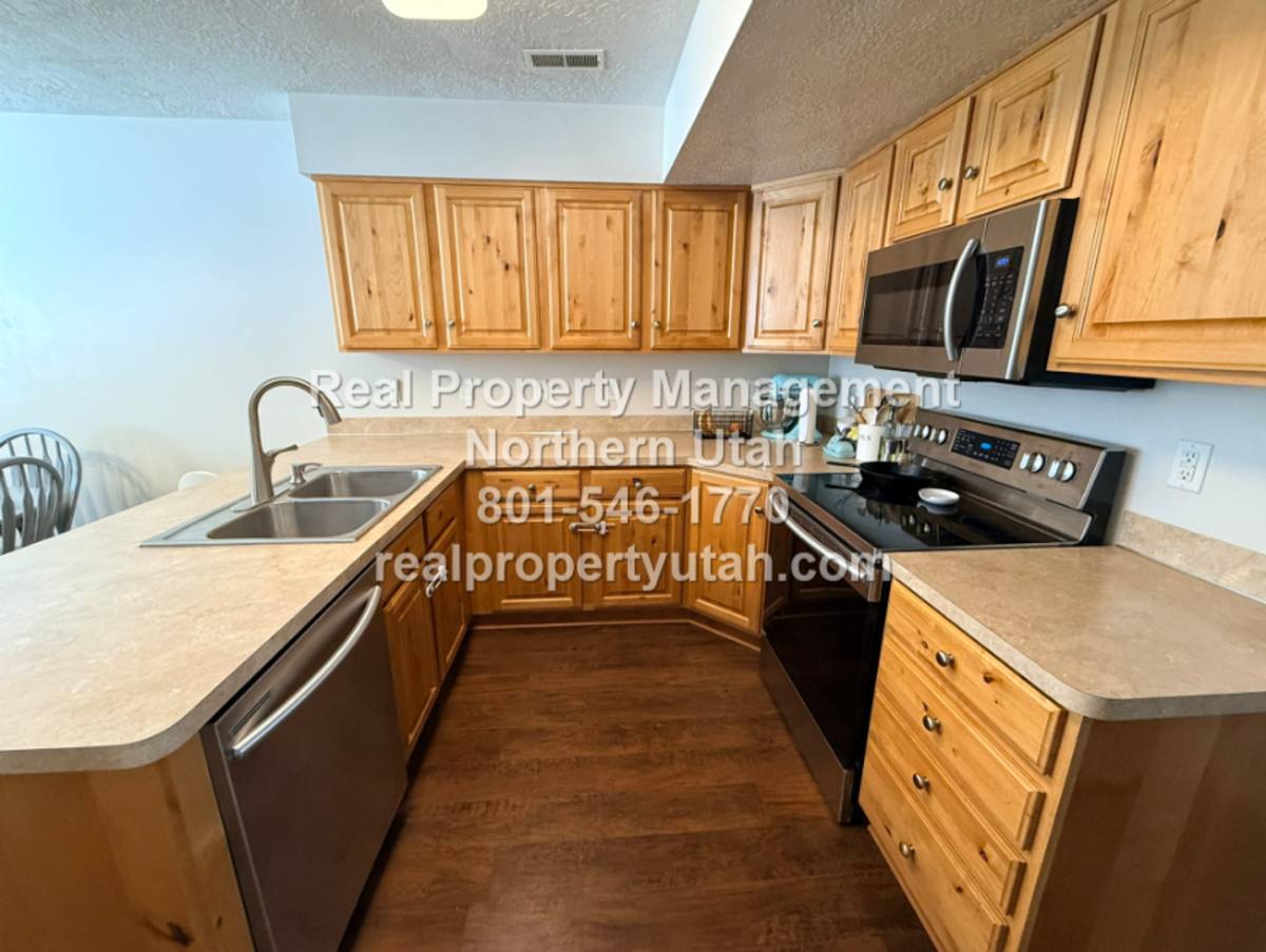 Townhouse for rent at 1241 E 6125 S, Ogden, UT 84405