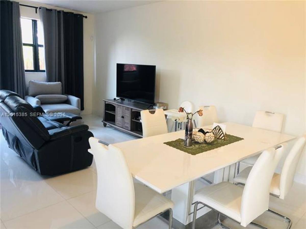 Townhouse for rent at 10597 NW 81 Terrace Th, Miami, FL 33178
