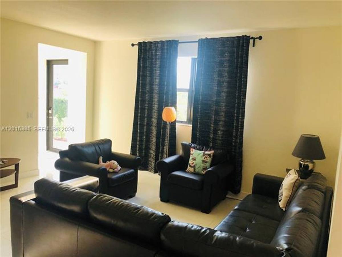 Townhouse for rent at 10597 NW 81 Terrace Th, Miami, FL 33178