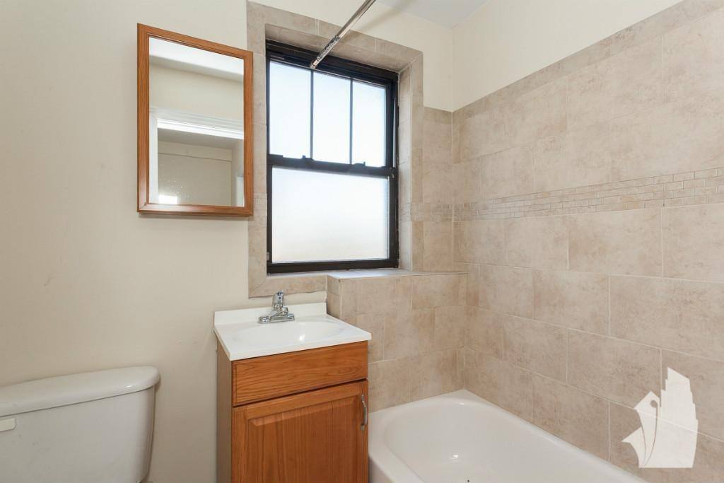 Apartment for rent at 1347 N Dearborn St #506, Chicago, IL 60610