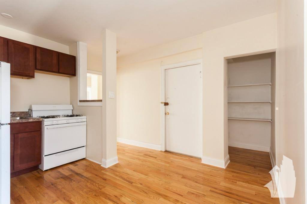 Apartment for rent at 1347 N Dearborn St #506, Chicago, IL 60610