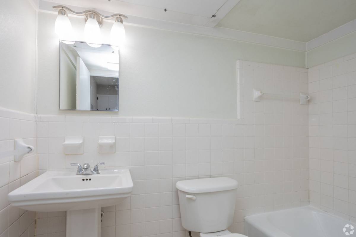 Apartment for rent at 208 S Elm St, Greenville, NC 27858