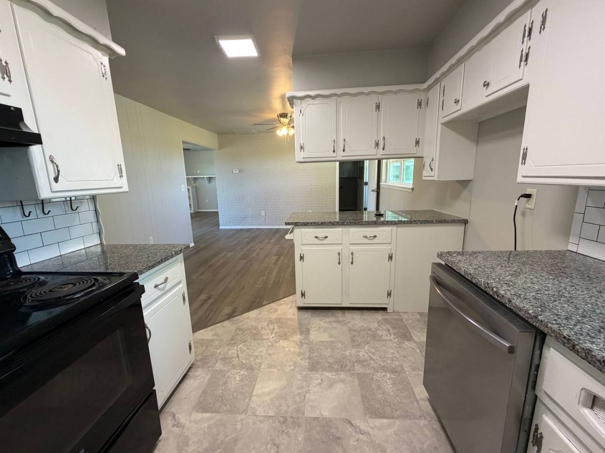 House for rent at 5150 W Camp Dr, Guthrie, OK 73044
