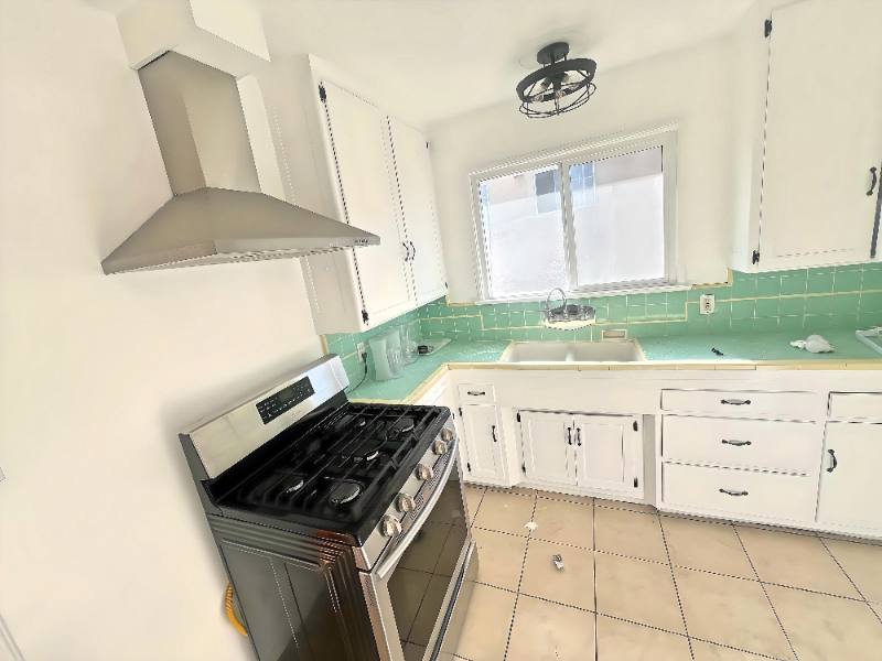 Apartment for rent at 1214 S Bronson Ave, Los Angeles, CA 90019