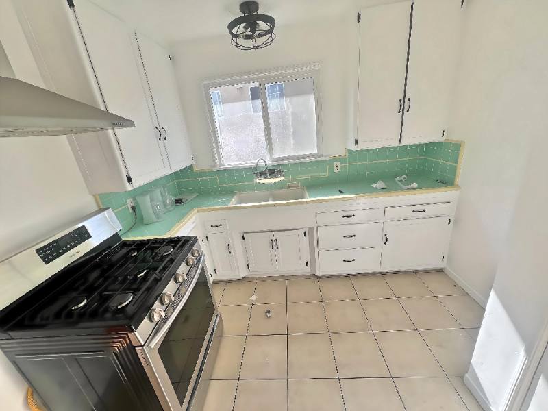 Apartment for rent at 1214 S Bronson Ave, Los Angeles, CA 90019
