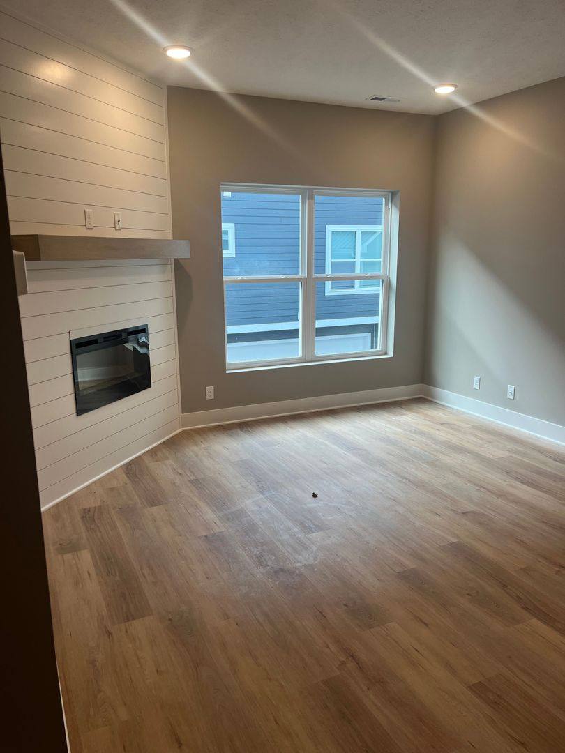 Townhouse for rent at 1919 Dahlman Rows Plaza, Omaha, NE 68108