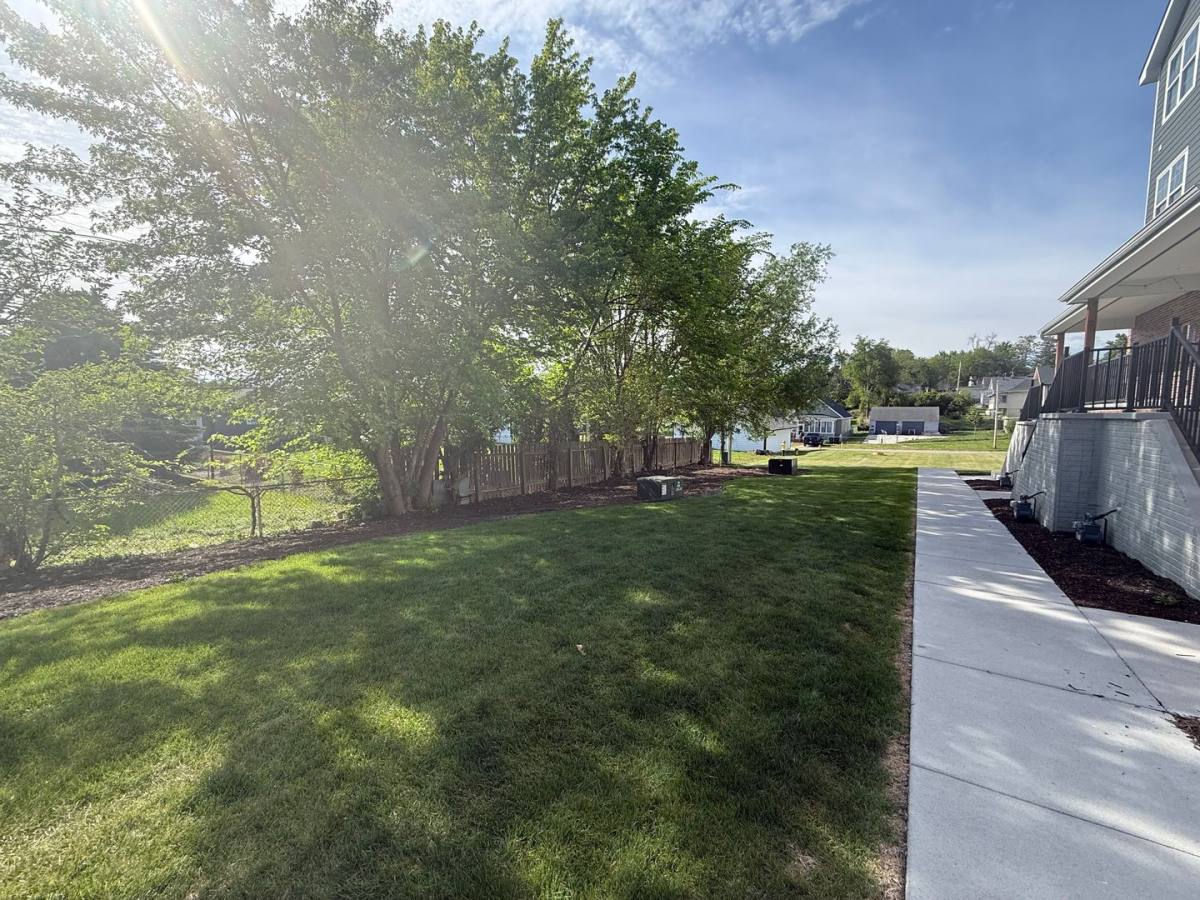 Townhouse for rent at 1919 Dahlman Rows Plaza, Omaha, NE 68108