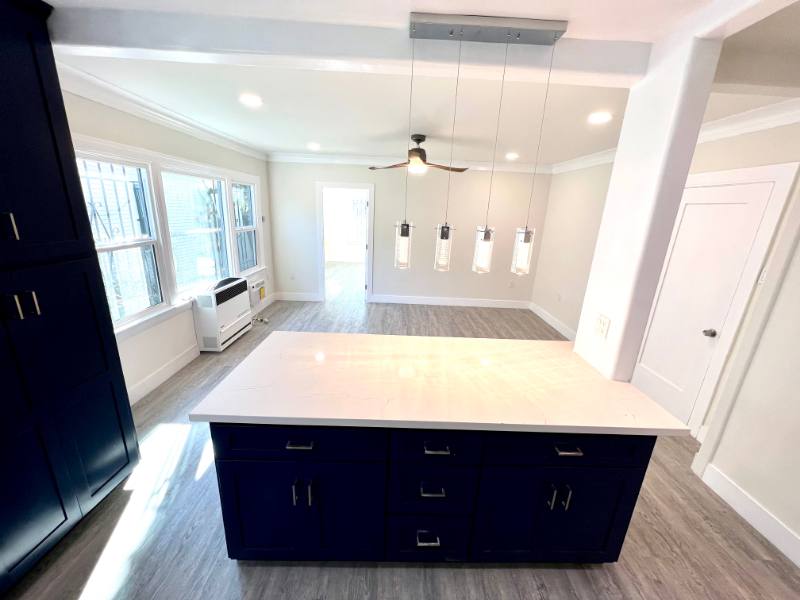 Apartment for rent at 855 W 43rd Place, Los Angeles, CA 90037