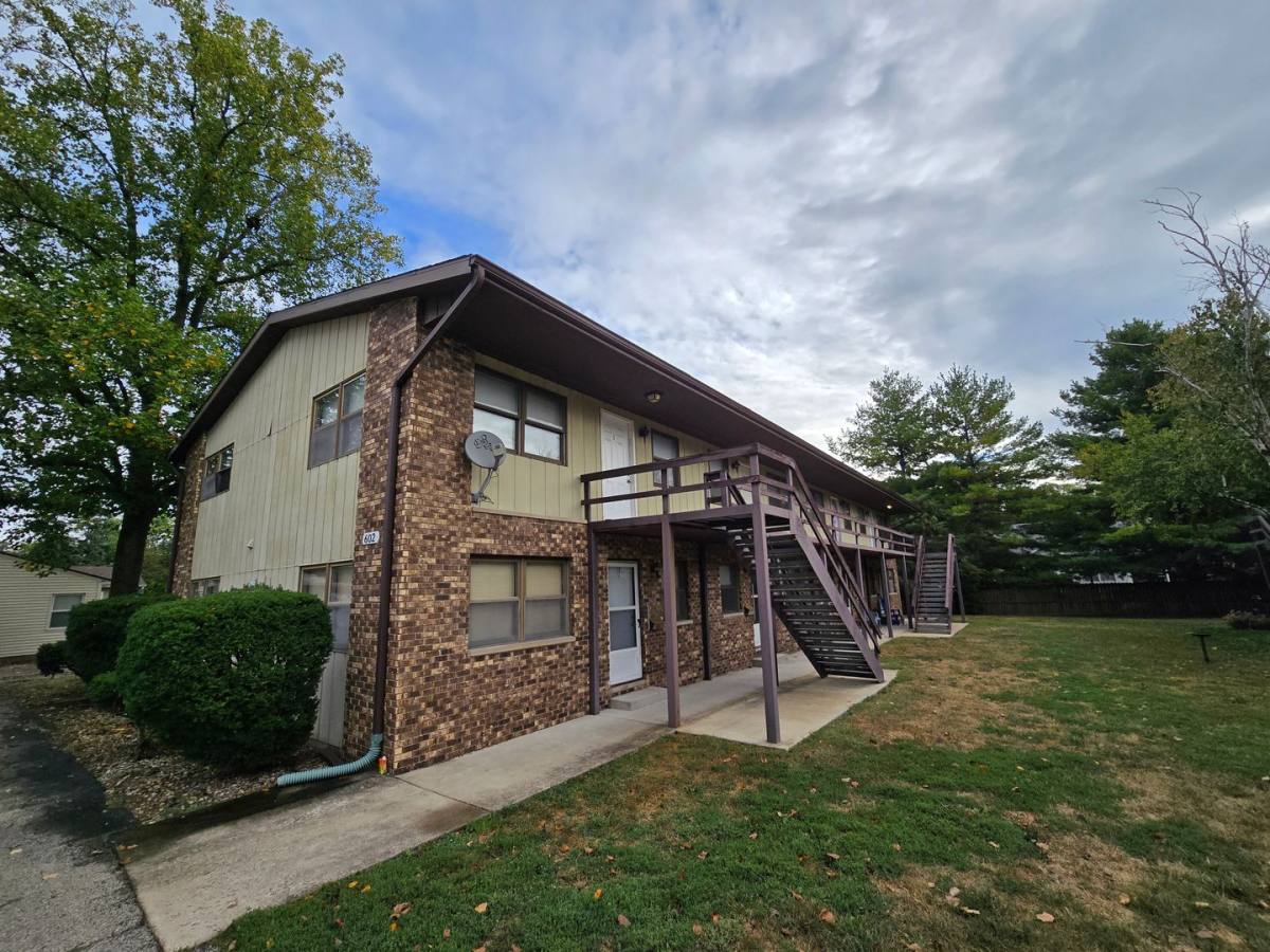 Apartment for rent at 602 606 S, Mattoon, IL 61938