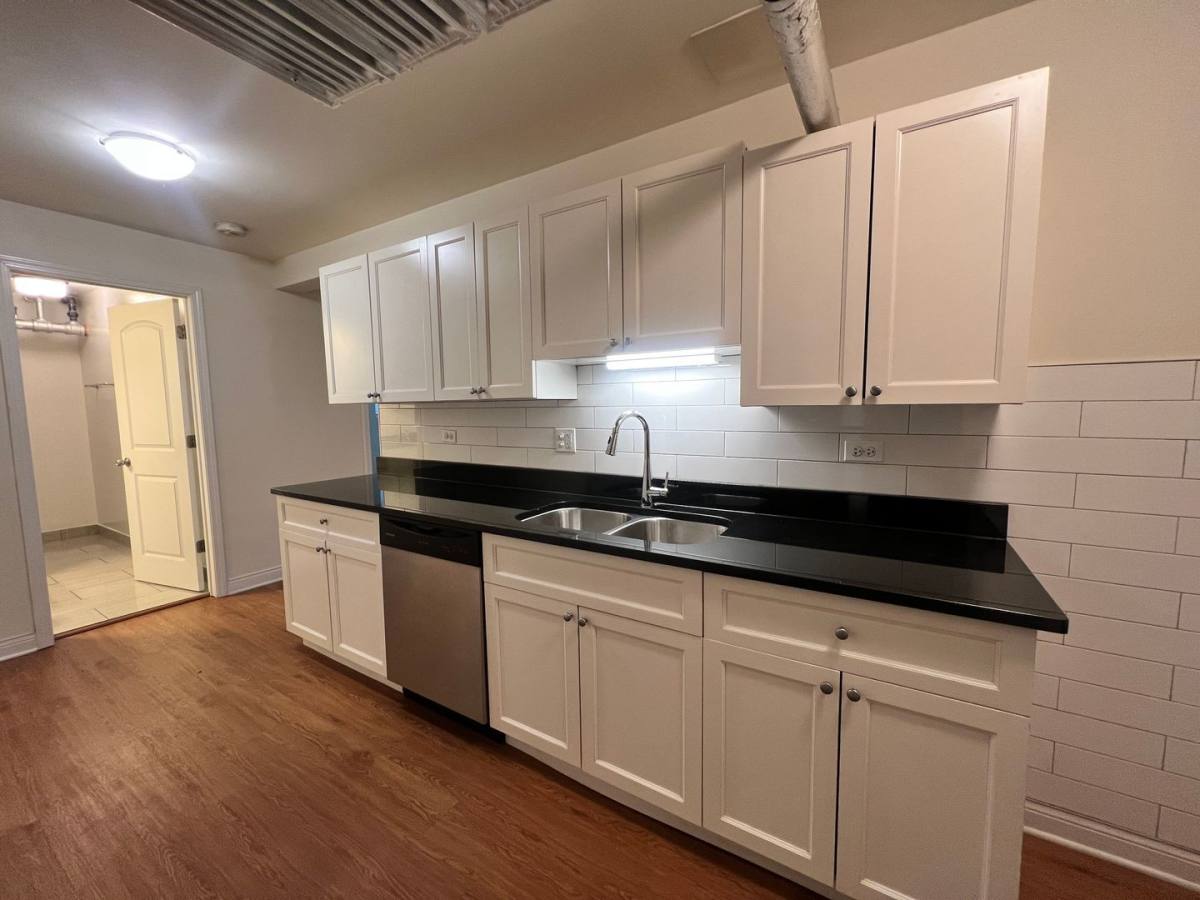Apartment for rent at 712-720 W Grace #BS, Chicago, IL 60613
