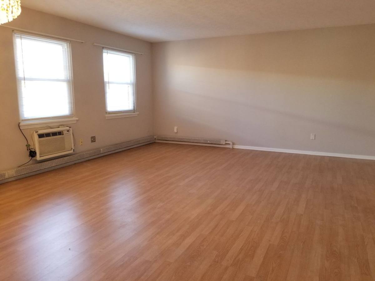 House for rent at 13789 Cedar Rd, Cleveland, OH 44118