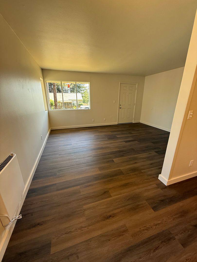 House for rent at 966 W 17th St, Coquille, OR 97423