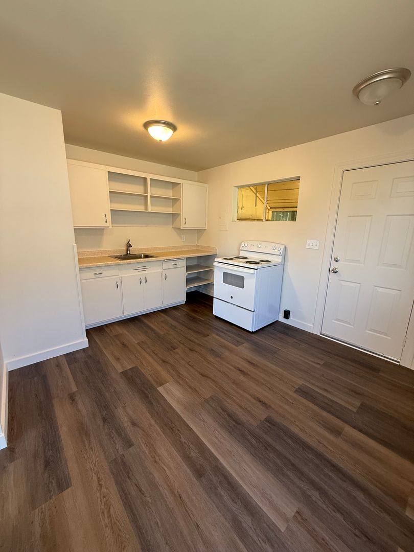 House for rent at 966 W 17th St, Coquille, OR 97423