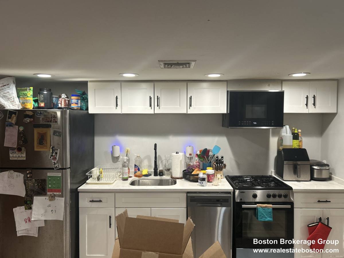 Apartment for rent at 80 Mount Pleasant St #B, Roxbury, MA 02119