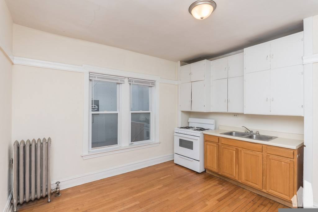 Apartment for rent at 1839 W Foster Ave #1, Chicago, IL 60640