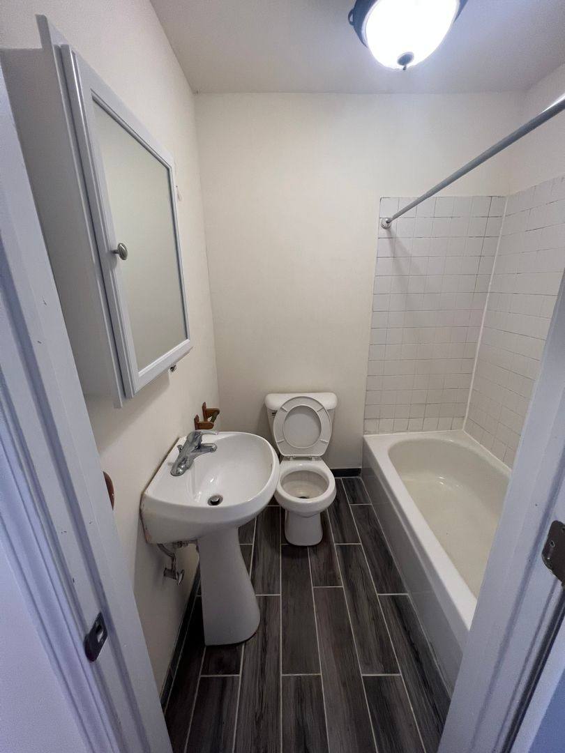 Apartment for rent at 1638 N Western Ave #1, Chicago, IL 60647