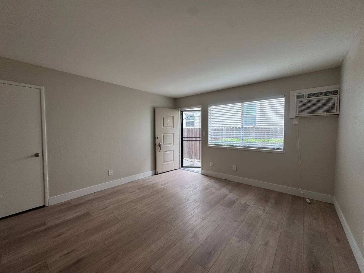 Apartment for rent at 1417 T St, Sacramento, CA 95811