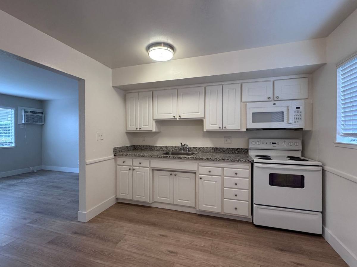 Apartment for rent at 1417 T St, Sacramento, CA 95811