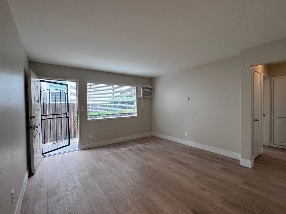 Apartment for rent at 1417 T St, Sacramento, CA 95811