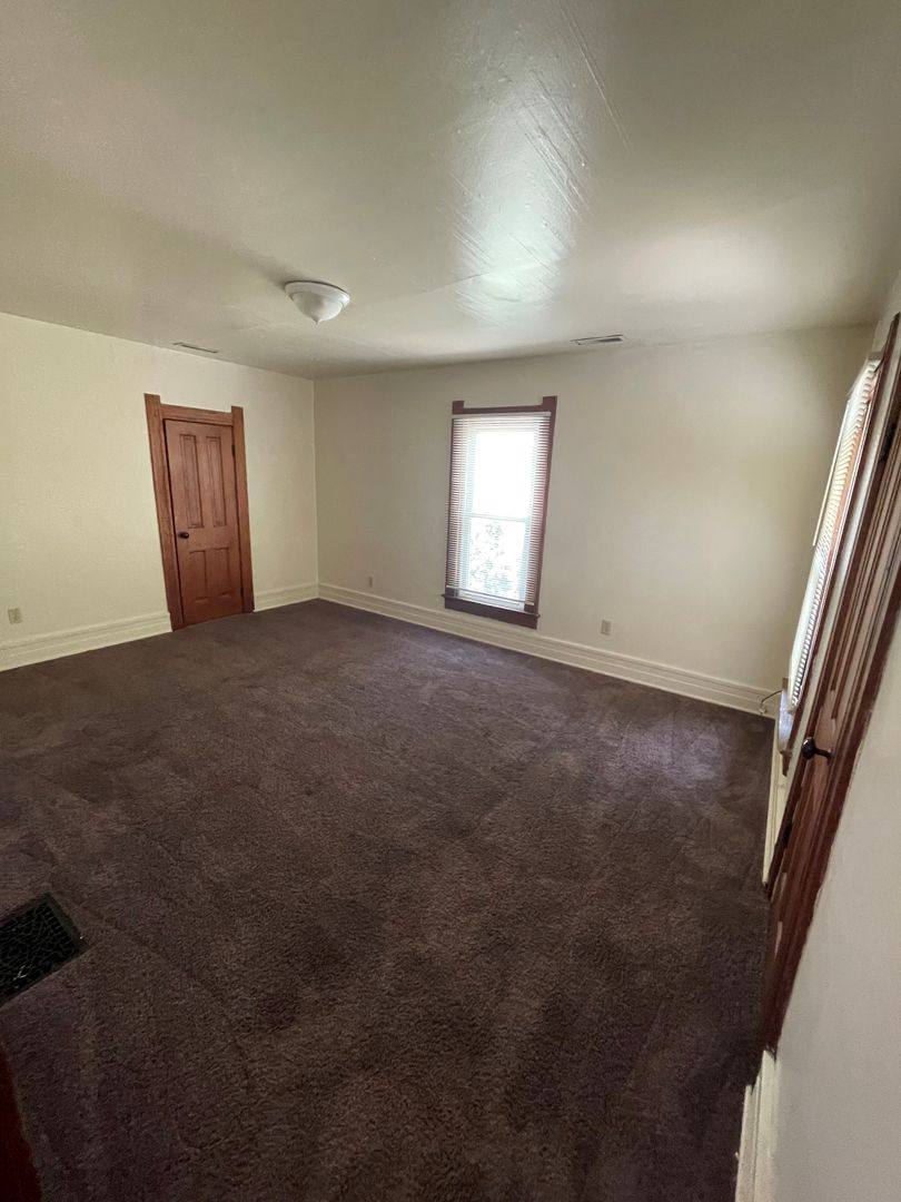 310 E Merry St, Bowling Green, OH 43402 - Apartment for Rent - Image 2