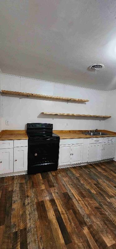 Apartment for rent at 2511 8th St #LEFT, Orange, TX 77630