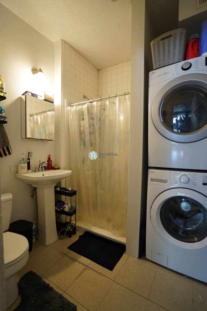 Apartment for rent at 11 Vernon St #1, Brookline, MA 02446
