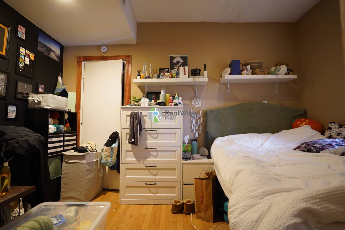 Apartment for rent at 11 Vernon St #1, Brookline, MA 02446