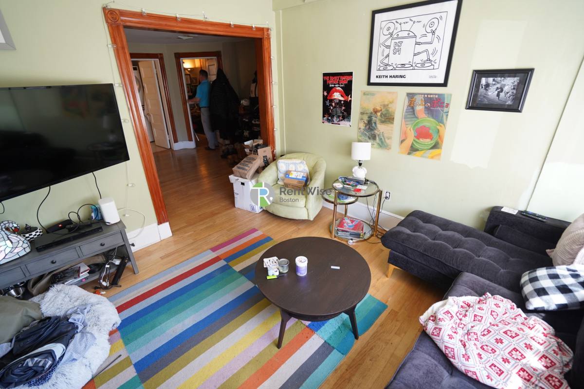 Apartment for rent at 11 Vernon St #1, Brookline, MA 02446