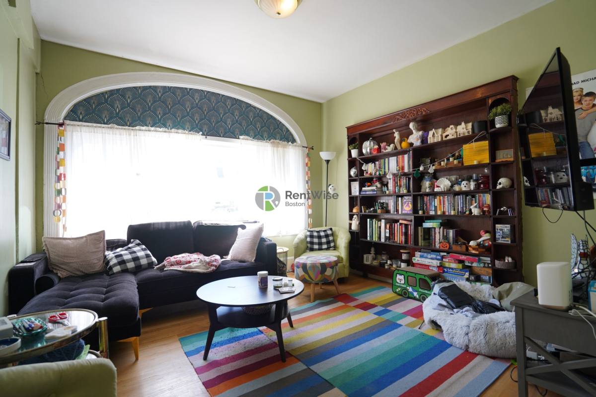 Apartment for rent at 11 Vernon St #1, Brookline, MA 02446