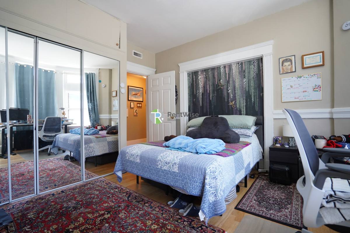 Apartment for rent at 11 Vernon St #1, Brookline, MA 02446